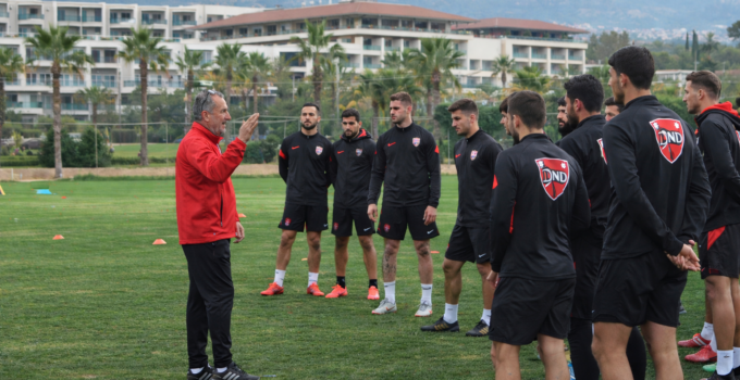 Gençler Birliği, Acapulco’da Kampa Girdi: İkinci Yarı Hazırlıkları Başladı