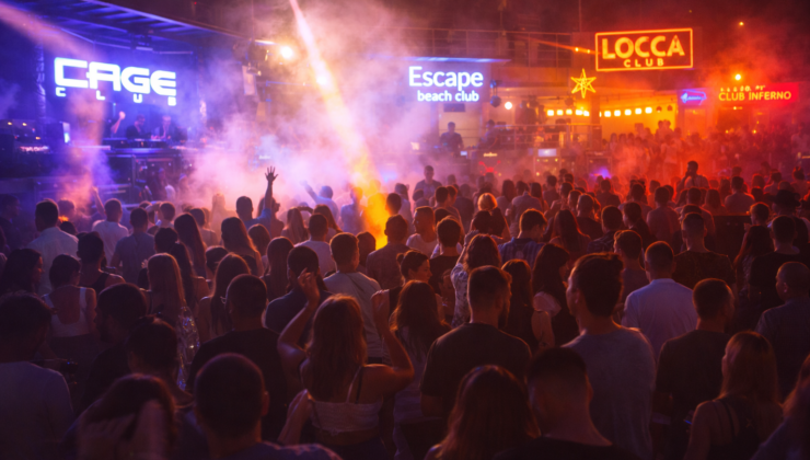 Kıbrıs’ta Kışın Açık Gece Kulüpleri: KKTC’de Eğlence Soğukta da Devam Ediyor