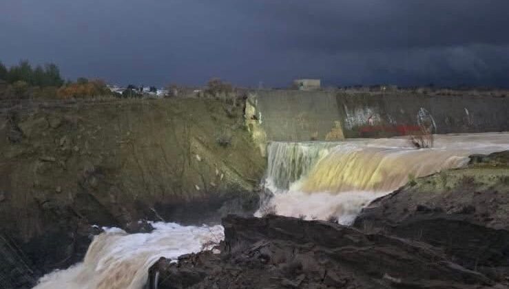 Gönyeli Barajı’nda temizlik çalışması: Amcaoğlu’ndan çevre duyarlılığı çağrısı 1 Gönyeli Barajı’nda temizlik çalışması: Amcaoğlu’ndan çevre duyarlılığı çağrısı
