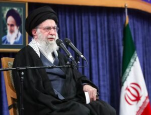 İran parasızlıktan sokaktayken, Hamaney’in mal varlığı dudak uçuklatıyor