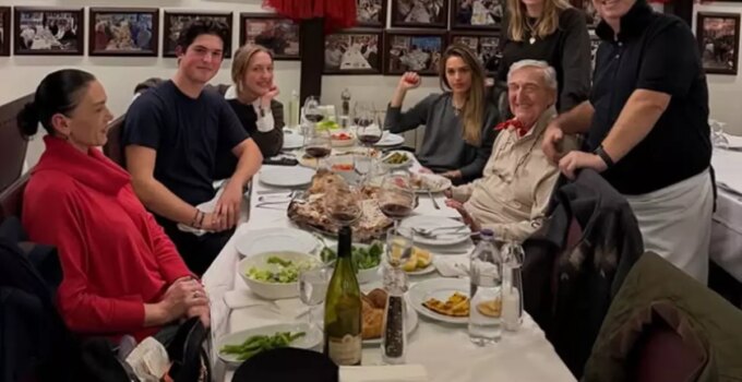 Rahmi Koç’un torunlarıyla gittiği balıkçının fiyatları dudak uçuklattı