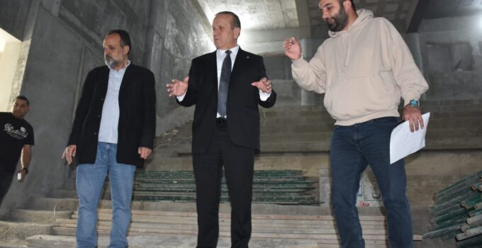 Ataoğlu, yapımı devam eden Devlet Tiyatroları binasını inceledi