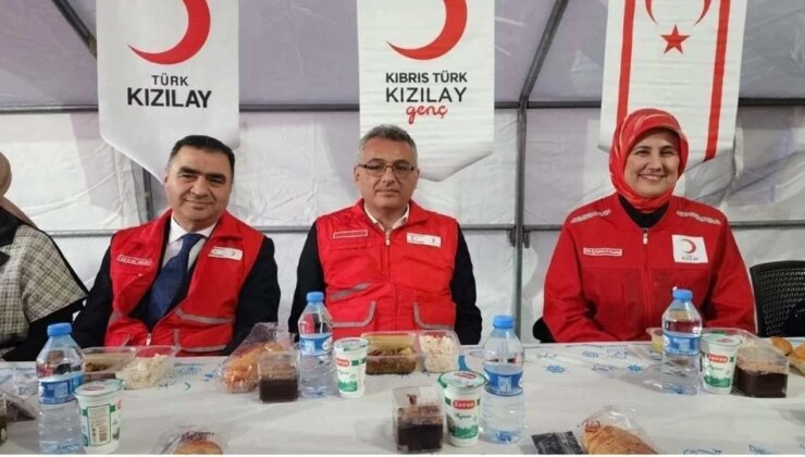 Kızılay İftar Sofrası Lefkoşa’da: Cumhurbaşkanı Erhürman Vatandaşlarla Aynı Sofrada 1 Kızılay İftar Sofrası Lefkoşa’da: Cumhurbaşkanı Erhürman Vatandaşlarla Aynı Sofrada