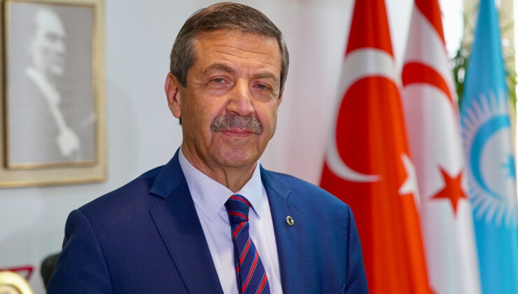 Ertuğruloğlu: “İstiklal Marşı Kıbrıs Türk halkının da en zor zamanlarında hürriyet ve varoluş mücadelesinin sembolü oldu” 1 Ertuğruloğlu: “İstiklal Marşı Kıbrıs Türk halkının da en zor zamanlarında hürriyet ve varoluş mücadelesinin sembolü oldu”