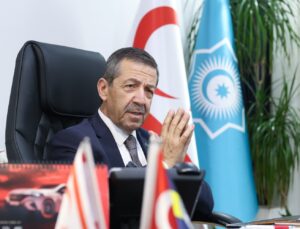 Ertuğruloğlu: Rum Yönetiminin aşırı silahlanma politikası adayı tehlikeye attı