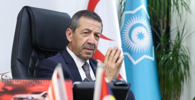 Ertuğruloğlu: Rum Yönetiminin aşırı silahlanma politikası adayı tehlikeye attı