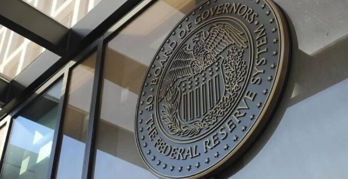 Fed faiz kararı: Politika faizi yüzde 3.50-3.75 aralığında sabit tutuldu