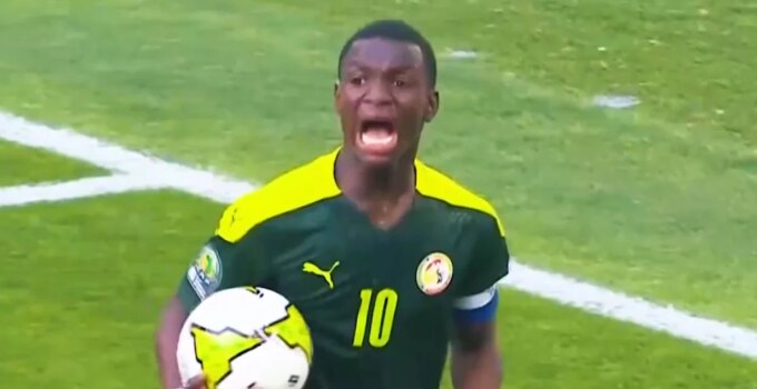 Fenerbahçe, Amara Diouf ile İmzalı Sözleşmeyi Geçici Olarak Askıya Aldı