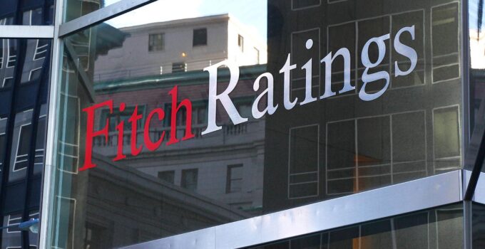 Fitch, Hürmüz Boğazı’ndaki kapanmanın geçici olduğunu ve petrol fiyatlarını sınırlı etkileyebileceğini belirtti