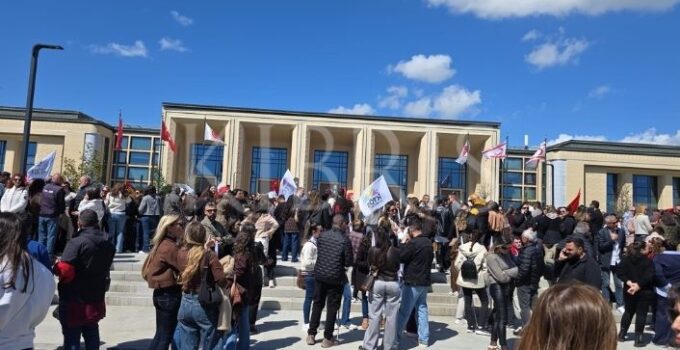 KTÖS Grev ve Eylemleri Askıya Aldı: Okullar Açık, Öğretmenler Görev Başında