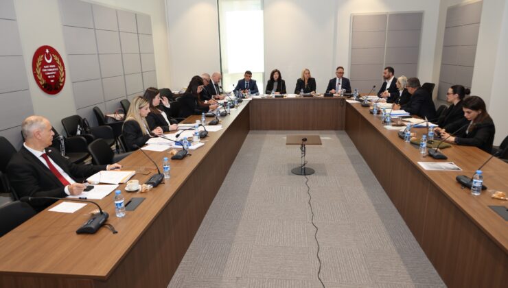 Hukuk, Siyasi İşler, Dışilişkiler ve Savunma Komitesi üç yasa tasarını ele aldı 1 Hukuk, Siyasi İşler, Dışilişkiler ve Savunma Komitesi üç yasa tasarını ele aldı