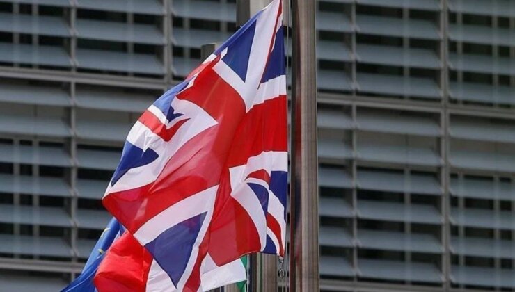 İngiltere, ABD’ye üs izni verdi