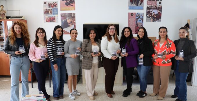 İskele Belediyesi 8 Mart Dünya Kadınlar Günü’nde lavanta paketleri dağıttı