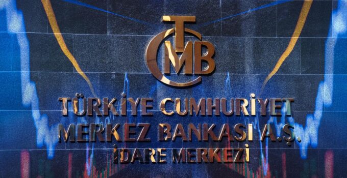 TCMB faiz kararı: Politika faizi yüzde 37 seviyesinde sabit kaldı