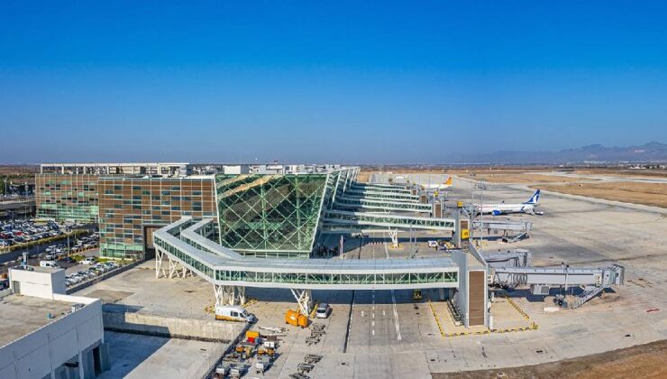 Meşeli: Uçuşlarda aksama yok… Hava trafiği normal seyrinde sürüyor 1 Meşeli: Uçuşlarda aksama yok… Hava trafiği normal seyrinde sürüyor