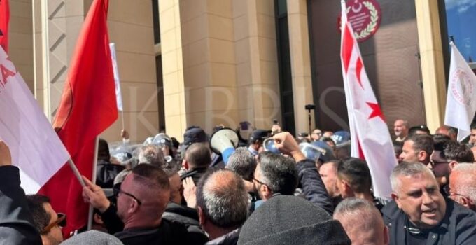 Sendikalar genel grevde: Eylemciler Meclis kapısına dayandı, hükümet görüşmeyi kabul etti!