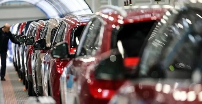 Volkswagen’de kriz: 50 bin kişiyi işten çıkaracak!