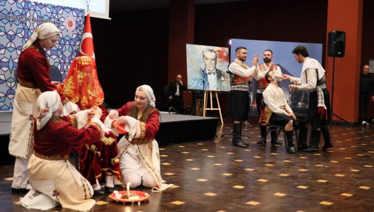 Berlin’de Nevruz Etkinliğinde Kıbrıs Türk Kültürü Renkli Gösterilerle Tanıtıldı