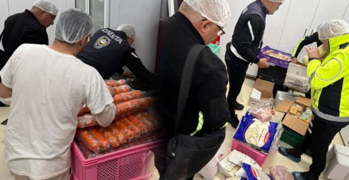 Halk sağlığını korumaya yönelik denetimler aralıksız sürüyor