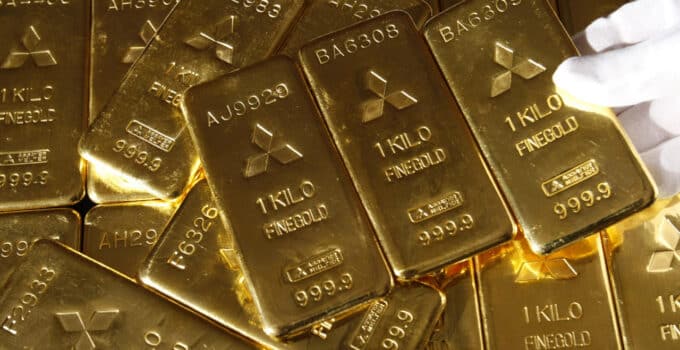 Altın fiyatları düştü: Dolar etkisi sürüyor