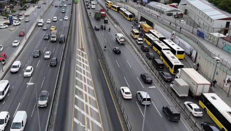 Bahçelievler’de arıza yapan otobüs nedeniyle trafik aksadı