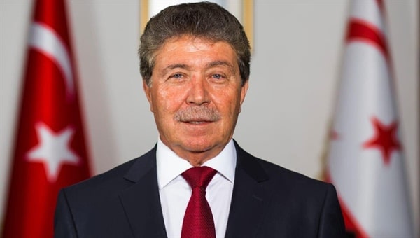 Başbakan Üstel, Gençlik Gücü’nü şampiyonluğu nedeniyle tebrik etti