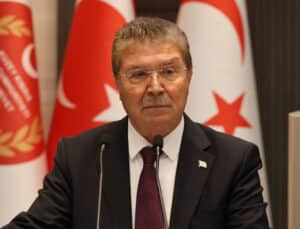 Başbakan Üstel: Gerekirse ilk imzayı ben atmaya hazırım