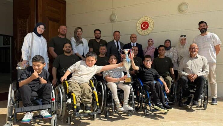 Başçeri’ye Vakıflar Tekerlekli Sandalye Basketbolu’ndan ziyaret