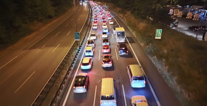 Bayram Dönüşü TEM Otoyolu Kocaeli Geçişinde Yoğunluk