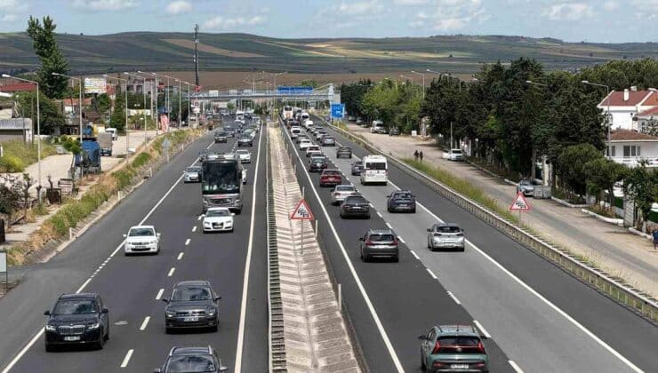 Bayram sonrası Tekirdağ-İstanbul yolunda yoğun trafik