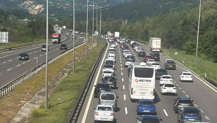 Bolu Geçişinde Anadolu Otoyolu’nda Yoğun Trafik