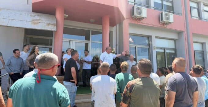 Erenköy-Karpaz Belediye Başkanı Bakırcı, personel ile bayramlaştı