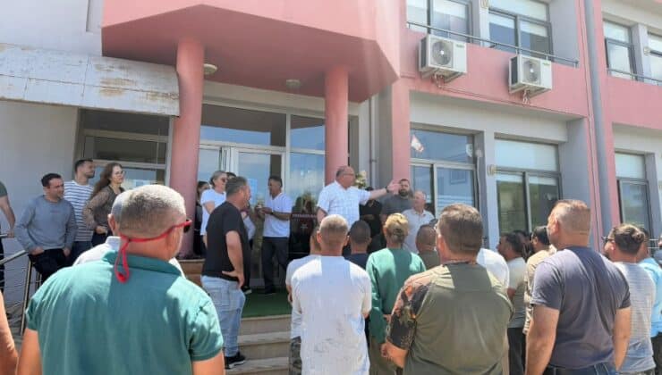 Erenköy-Karpaz Belediye Başkanı Bakırcı, personel ile bayramlaştı