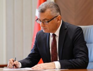 Erhürman’dan Çalışkan ve Süleyman’a Tebrik Mesajı