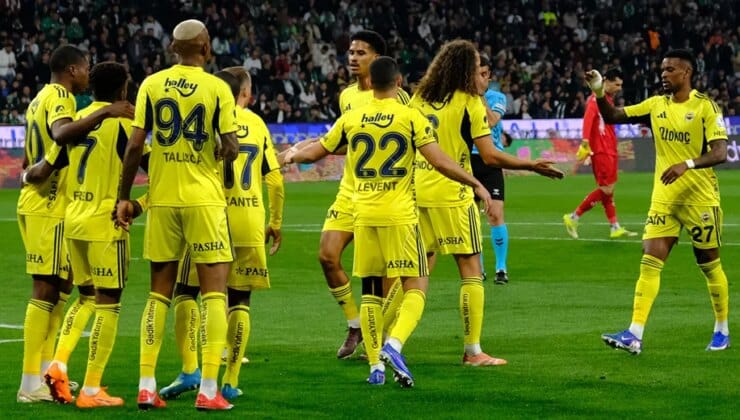 Fenerbahçe, Süper Lig’de ikinciyi garantiledi