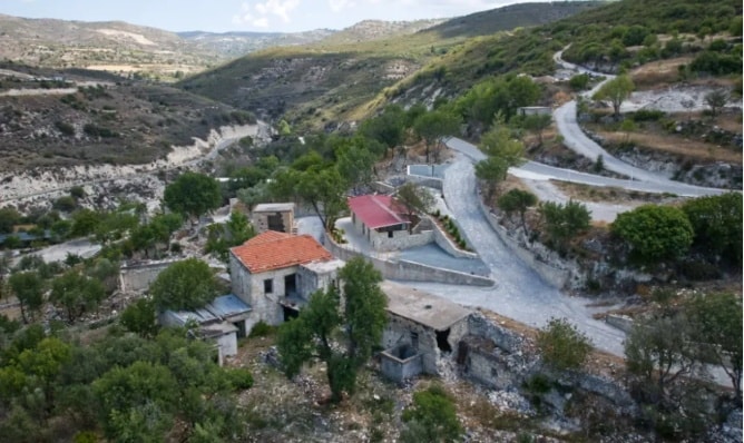 Güney Kıbrıs’taki “Trozena” köyü İsraillilere satıldı!