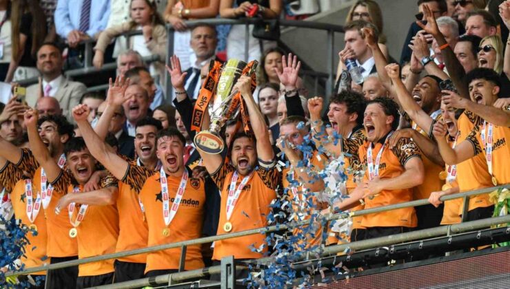 Hull City, Premier Lig’e Geri Döndü