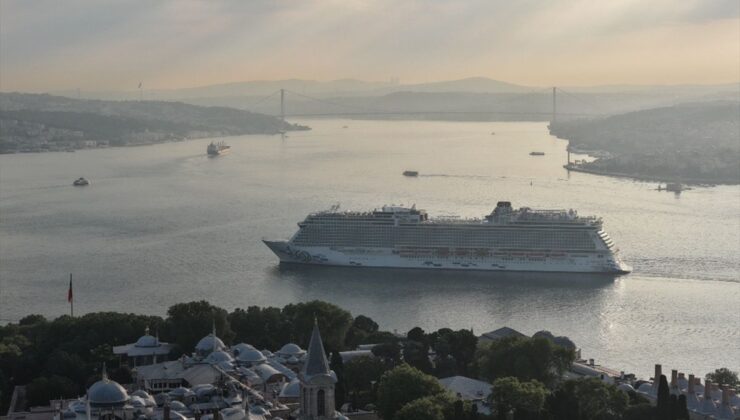 İstanbul, Körfezde Aroya Cruises ile Kruvaziyer Turistlerinin Tercihi