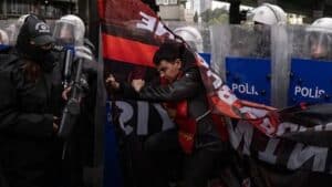 İstanbul’da 1 Mayıs bilançosu: 575 kişi gözaltına alındı!