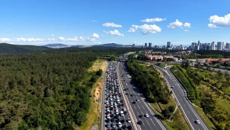 İstanbul’da Bayram dönüş trafiği havadan görüntülendi