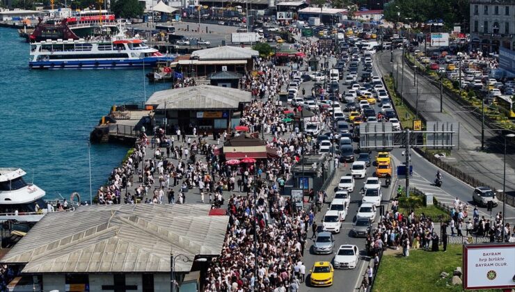 İstanbul’da Bayramın İkinci Gününde Turistik Yoğunluk