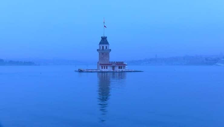 İstanbul’da Kalın Sis Etkisini Gösterdi