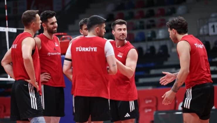 İtalya’da Hazırlık Maçlarına Katılacak Türk A Milli Erkek Voleybol Takımı