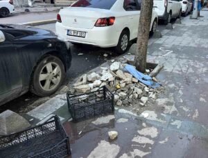 Küçükçekmece’de bina dış yüzeyinden düşen parçalar sokağa düştü!