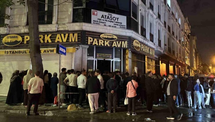 Küçükçekmece’de İş Yerinde Yangın (3 Yaralı)