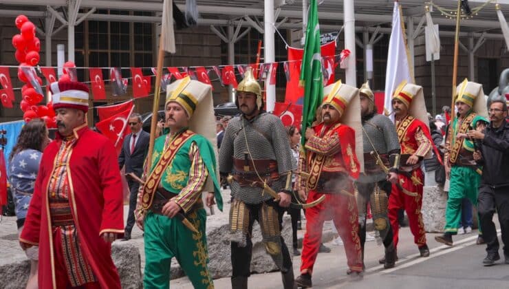 New York’ta 43. Türk Günleri yürüyüşü öncesi bayrak töreni