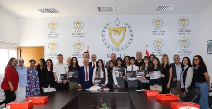 Ortaokul ve Lise Kısa Öykü Yarışması Ödülleri Verildi