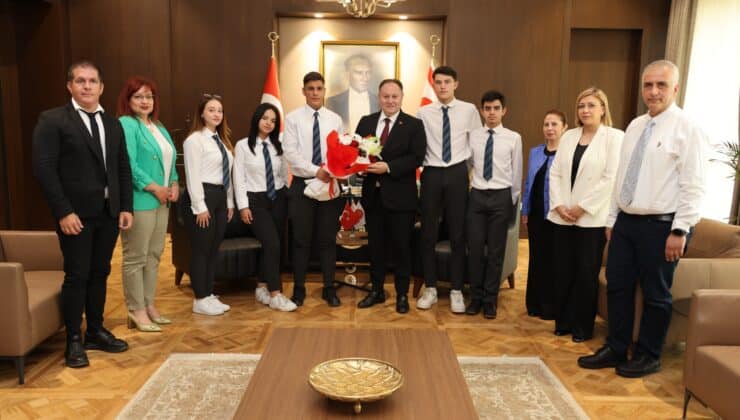 Öztürkler: Bağımsızlık ve Kıbrıs Türkleri İçin Mücadeleye Devam
