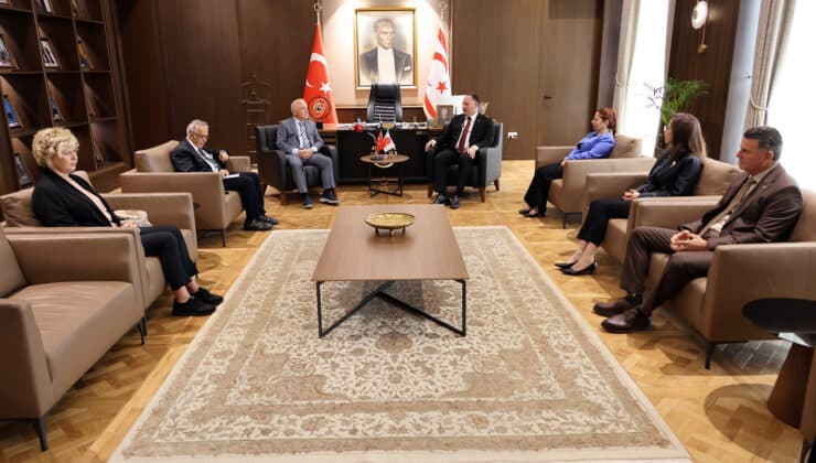 Öztürkler: Rumlar Ekonomik Güçlerini Silaha Yöneltiyor