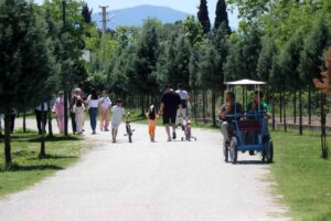 Sakarya'da Bayramda Tabiat Parklarına Yoğun Ziyaret
